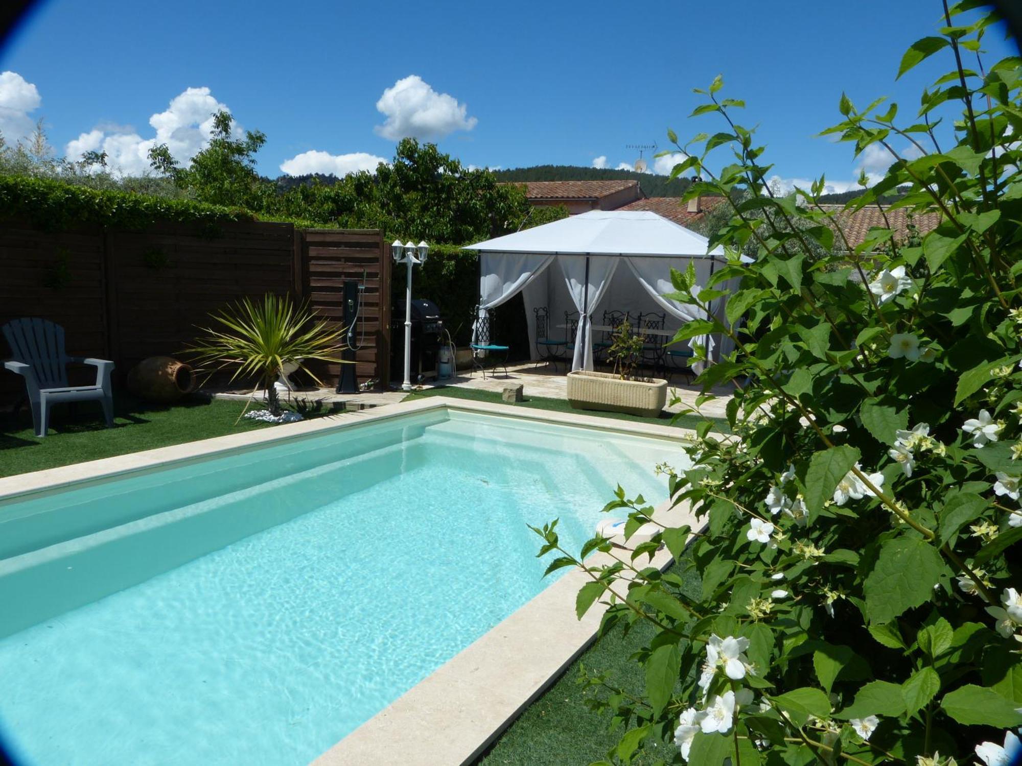 Eclats Du Sud Hebergements "Les Lavandes" Ou "Les Romarins" Meubles De Tourisme Classes 3 Etoiles オリオール 部屋 写真